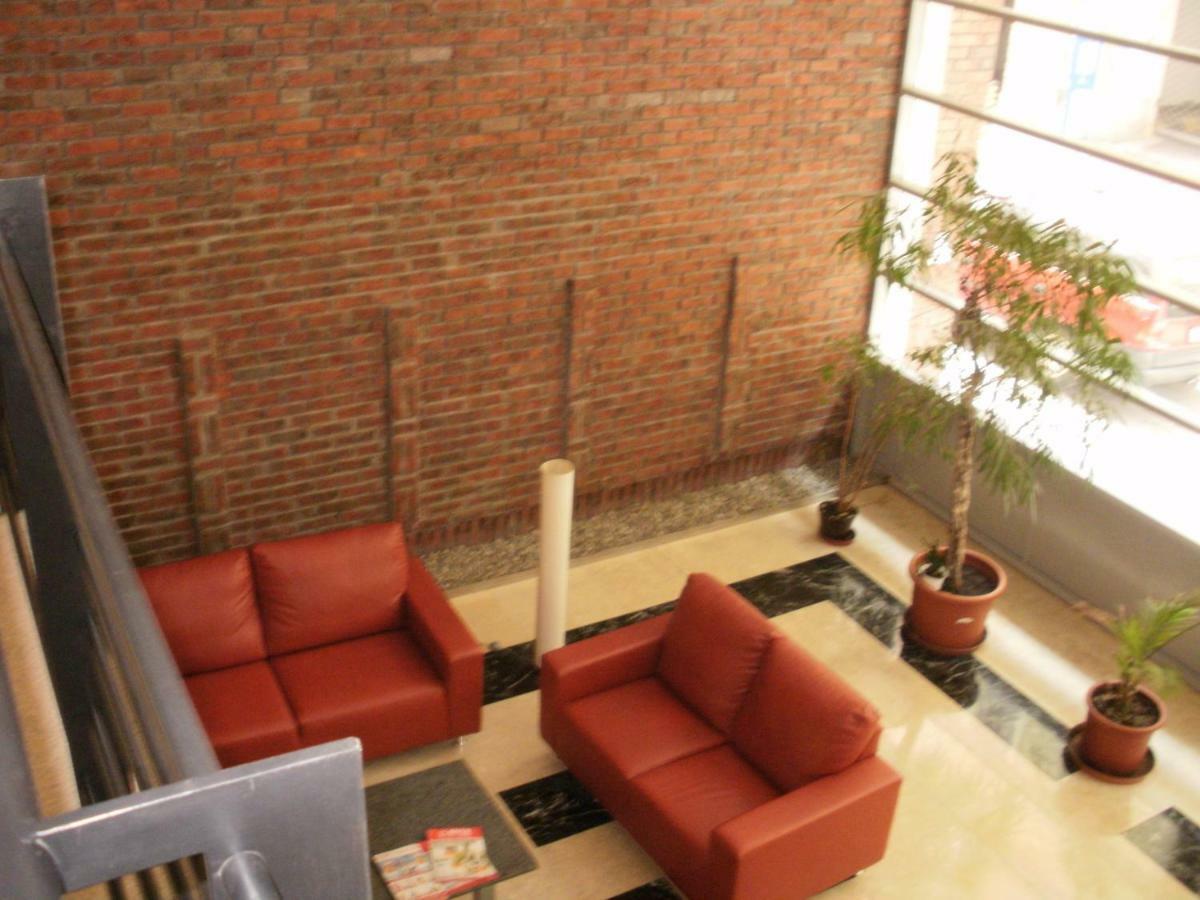 Appartamento Downtown Garden Isle In Urban Style-Free Parking Budapest Esterno foto