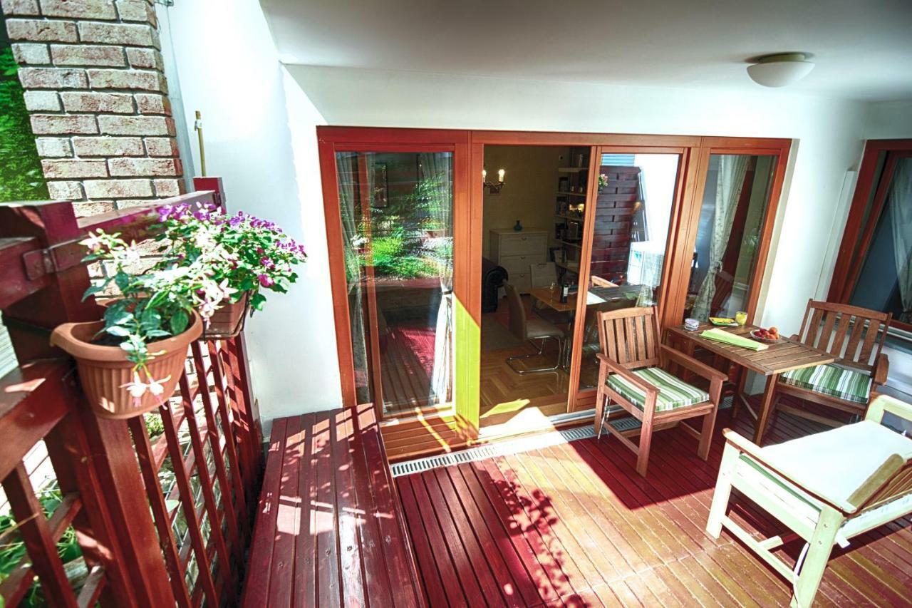 Appartamento Downtown Garden Isle In Urban Style-Free Parking Budapest Esterno foto