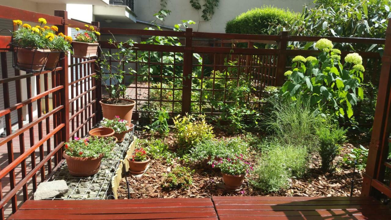 Appartamento Downtown Garden Isle In Urban Style-Free Parking Budapest Esterno foto