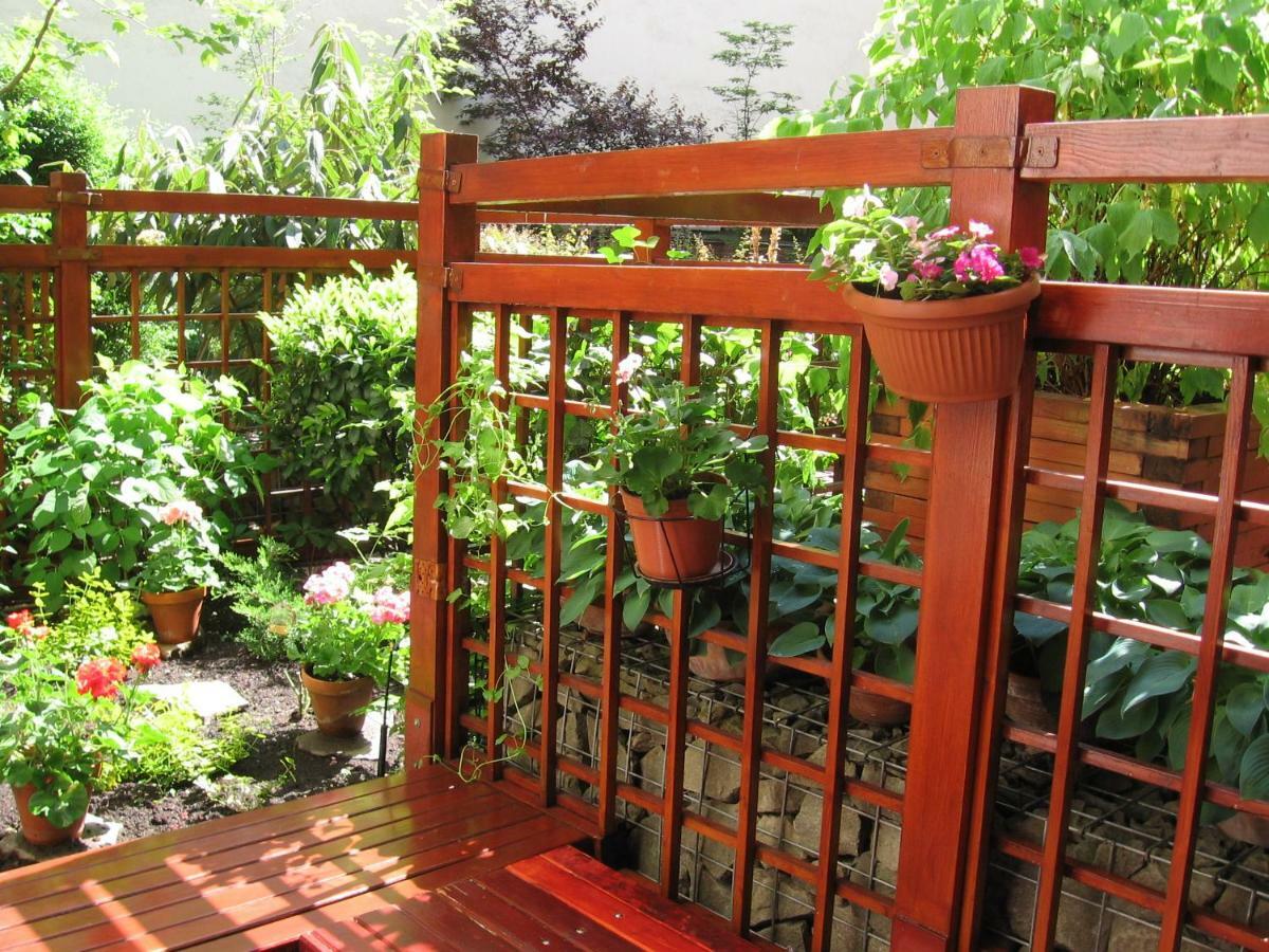 Appartamento Downtown Garden Isle In Urban Style-Free Parking Budapest Esterno foto