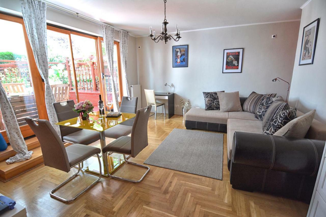 Appartamento Downtown Garden Isle In Urban Style-Free Parking Budapest Esterno foto